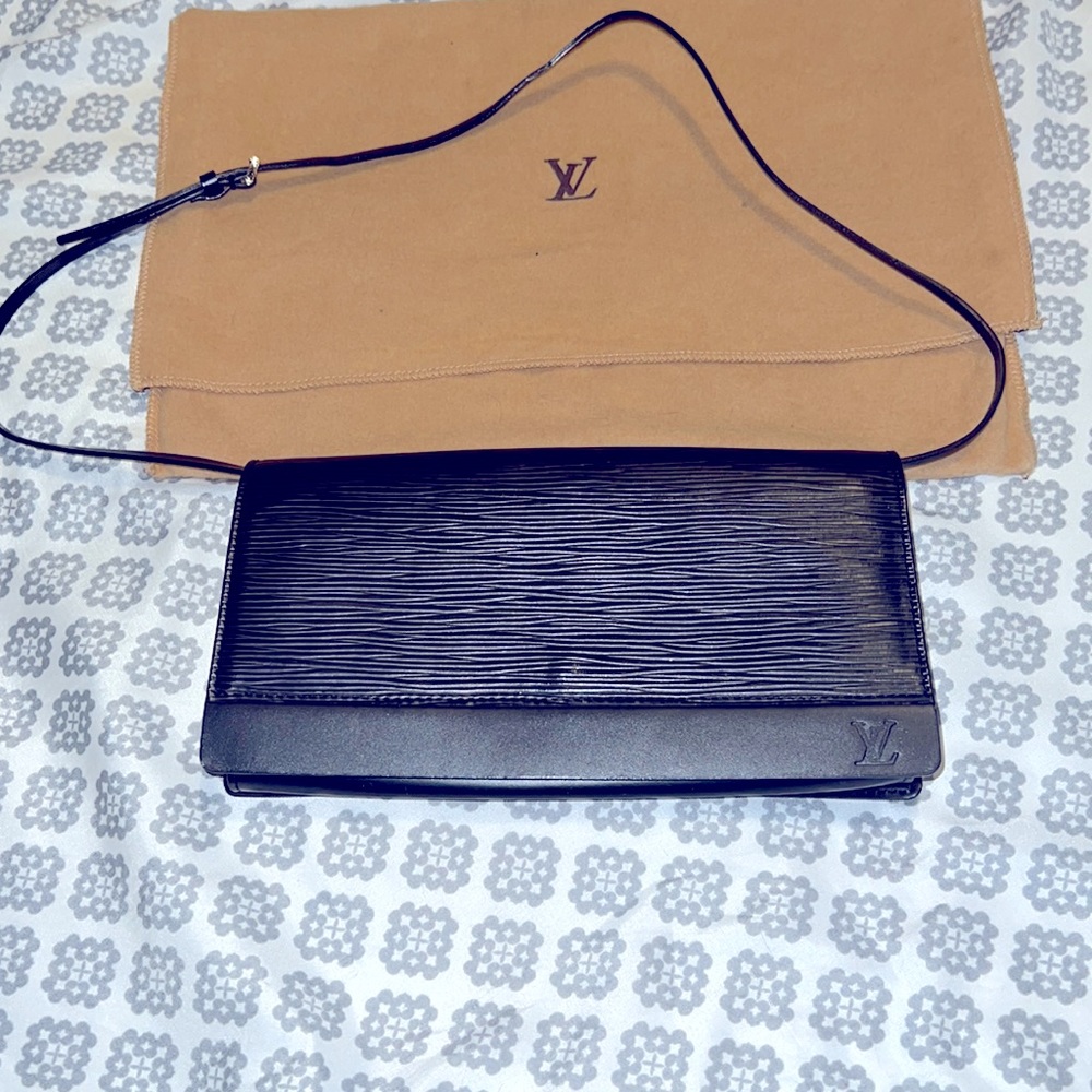 Louis Vuitton epi leather small bag